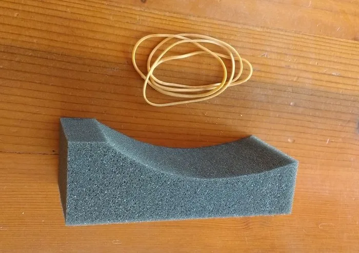 Shaped violin foam (shoulder rest)